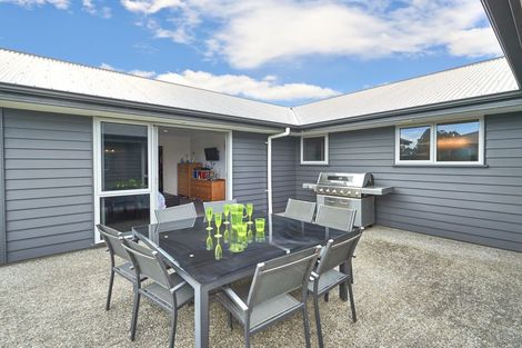 Photo of property in 40 Chestnut Close, Kelvin Grove, Palmerston North, 4414