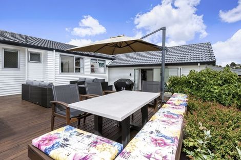 Photo of property in 80 Weatherly Road, Torbay, Auckland, 0630