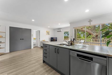 Photo of property in 23d Jelas Road, Red Beach, 0932