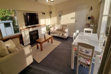 Photo of property in 14 Robert Street, Newlands, Wellington, 6037