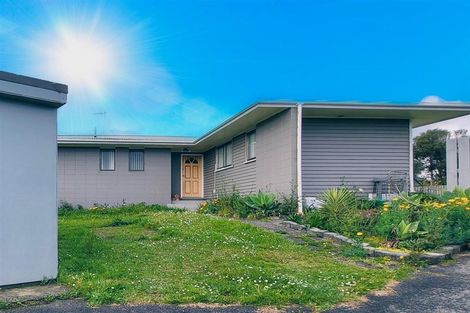 Photo of property in 16 Rata Street, Waiuku, 2123