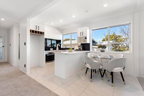 Photo of property in 2/84 Namata Road, One Tree Hill, Auckland, 1061