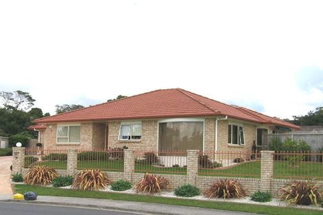 Photo of property in 9 Berkshire Terrace, Massey, Auckland, 0614