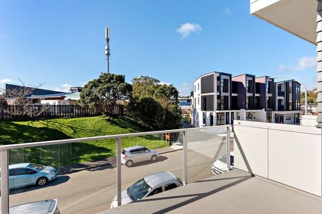 Photo of property in 3/14 Atkinson Street, Newlands, Wellington, 6037