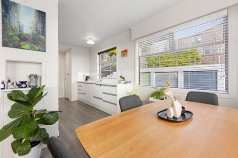 Photo of property in 14 South Road, Moturoa, New Plymouth, 4310