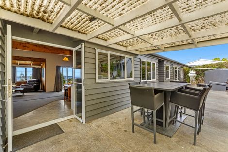 Photo of property in 16 Sea View Road, Leigh, 0985