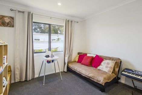 Photo of property in 10 Pohatu Lane, Otaki, 5512