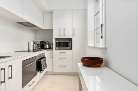 Photo of property in 8/2 Herne Bay Road, Herne Bay, Auckland, 1011