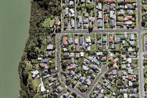Photo of property in 2a Tawa Road, Te Atatu Peninsula, Auckland, 0610