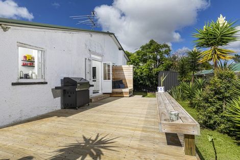 Photo of property in 5 Don Buck Road, Henderson, Auckland, 0614