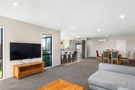 Photo of property in 72 Shillingford Boulevard, Rolleston, 7615