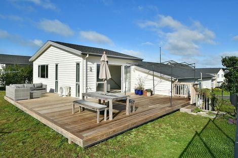 Photo of property in 33 Kaipuke Crescent, Gulf Harbour, Whangaparaoa, 0930