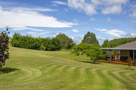 Photo of property in 18 Loch Views Road, Acacia Bay, Taupo, 3385