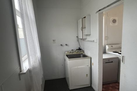 Photo of property in 92 Shamrock Street, Takaro, Palmerston North, 4412