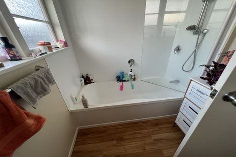 Photo of property in 3/132 Edmonton Road, Te Atatu South, Auckland, 0610