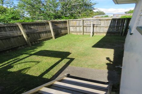 Photo of property in 21 Savoy Road, Glen Eden, Auckland, 0602