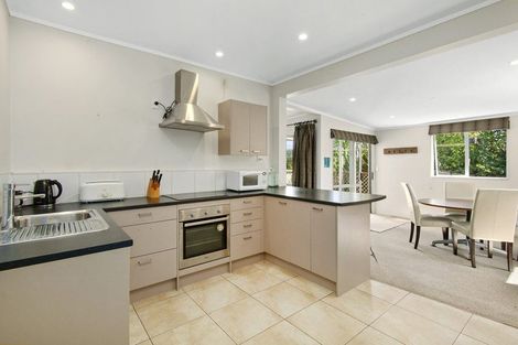 Photo of property in 18-20 Emerald Glen Road, Paekakariki, Paraparaumu, 5032