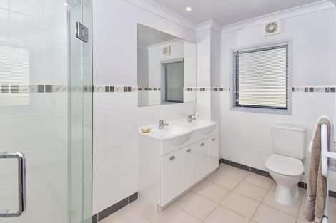 Photo of property in 12 Beirut Court, The Gardens, Auckland, 2105