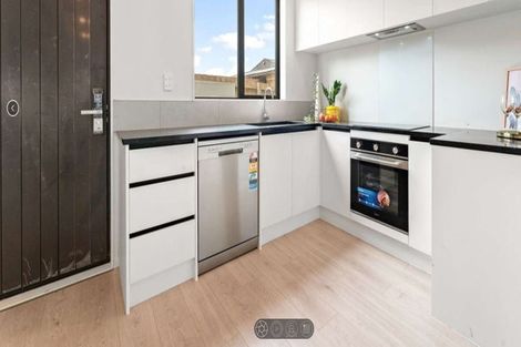 Photo of property in 8/3226 Great North Road, New Lynn, Auckland, 0600