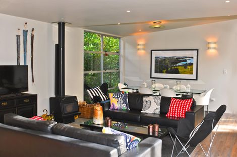 Photo of property in 20 Grand View Road, Leigh, 0985