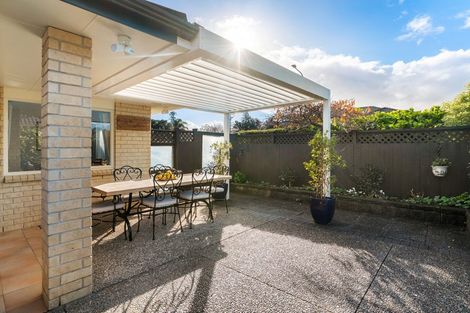Photo of property in 1 Zara Court, Flat Bush, Auckland, 2016