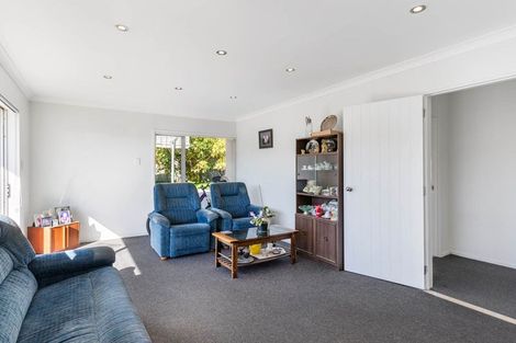 Photo of property in 16 Fielding Crescent, Farm Cove, Auckland, 2012