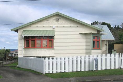 Photo of property in 194 Waimumu Road, Massey, Auckland, 0614