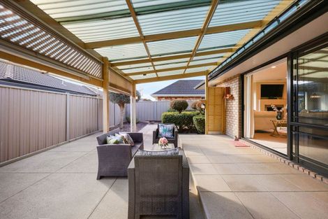 Photo of property in 16 Erceg Way, Rosehill, Papakura, 2113