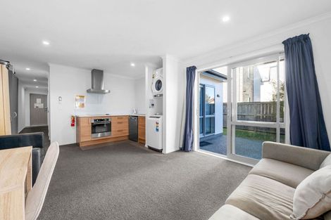 Photo of property in 33 Sandleigh Road, Hamilton Lake, Hamilton, 3204