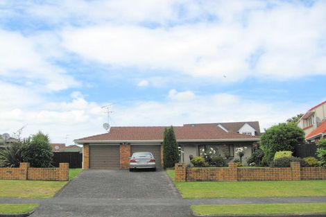 Photo of property in 129 Walter Strevens Drive, Conifer Grove, Takanini, 2112