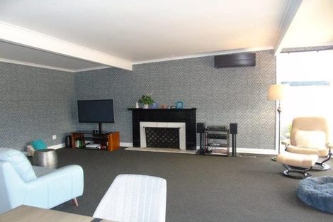 Photo of property in 415 Fergusson Drive, Heretaunga, Upper Hutt, 5018