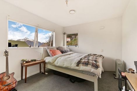 Photo of property in 18 Greenstone Place, Fernhill, Queenstown, 9300