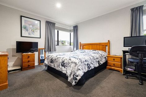 Photo of property in 5 Clifford Close, Leamington, Cambridge, 3432