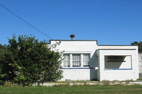 Photo of property in 16 Holben Parade, Foxton Beach, Foxton, 4815