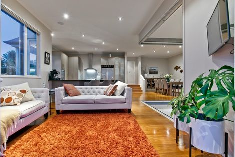 Photo of property in 12 Thomas Hunter Lane, Greenhithe, Auckland, 0632