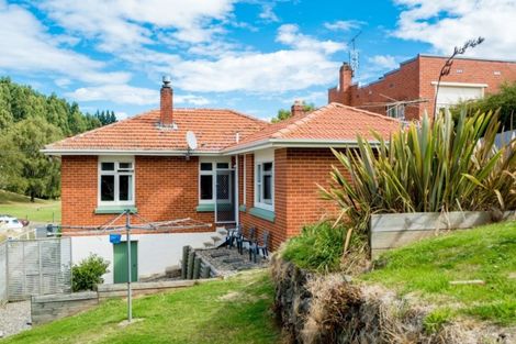 Photo of property in 16 Frasers Road, Glenross, Dunedin, 9011