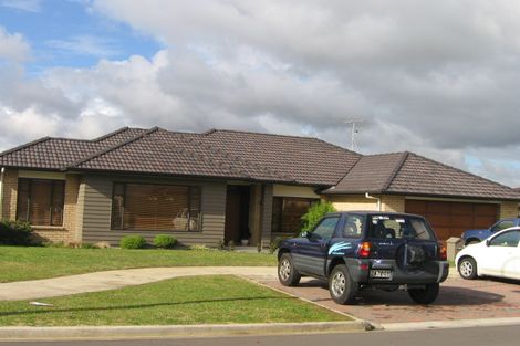 Photo of property in 14 Cambrian Crescent, Flat Bush, Auckland, 2016