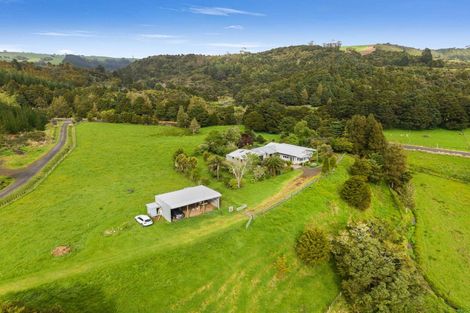 Photo of property in 124 Opouteke Road, Kaihu, 0379