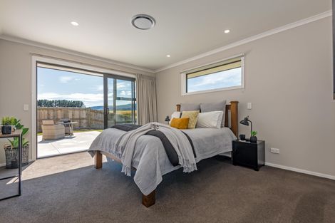 Photo of property in 20 Atlantic Drive, Fitzherbert, Palmerston North, 4410