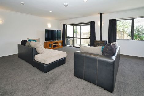 Photo of property in 25 Hastings Place, Hamilton Lake, Hamilton, 3204