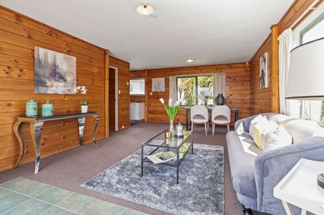 Photo of property in 1/3 Jumento Place, Unsworth Heights, Auckland, 0632