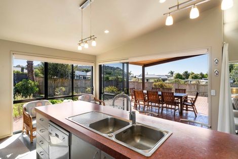 Photo of property in 10 Willow Grove, Tairua, 3508