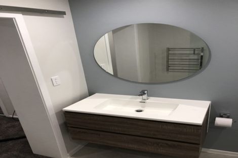 Photo of property in 1/180 Coronation Road, Hillcrest, Auckland, 0627