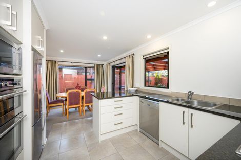 Photo of property in 13 Lorenzo Place, Kelvin Grove, Palmerston North, 4414