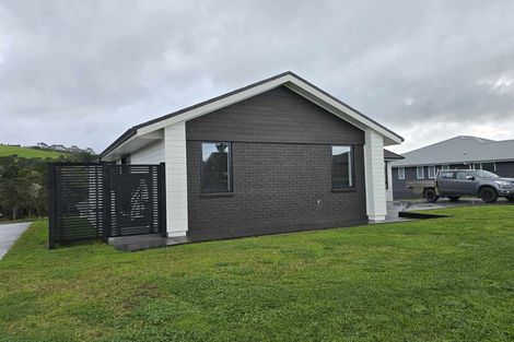 Photo of property in 38 Admiralty Drive, Haruru, 0204