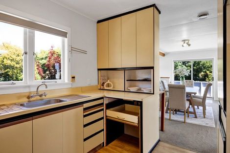 Photo of property in 37 Awanui Street, Merrilands, New Plymouth, 4312