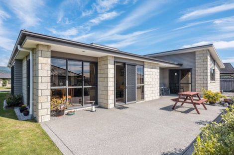 Photo of property in 25 Consort Close, Paraparaumu Beach, Paraparaumu, 5032