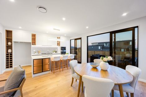 Photo of property in 7 Makumaku Place, Long Bay, Auckland, 0630