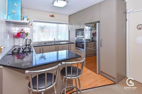 Photo of property in 2/94 Pah Road, Papatoetoe, Auckland, 2025