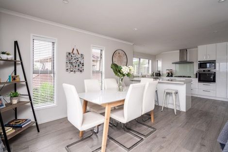 Photo of property in 155 Keri Vista Rise, Papakura, 2110